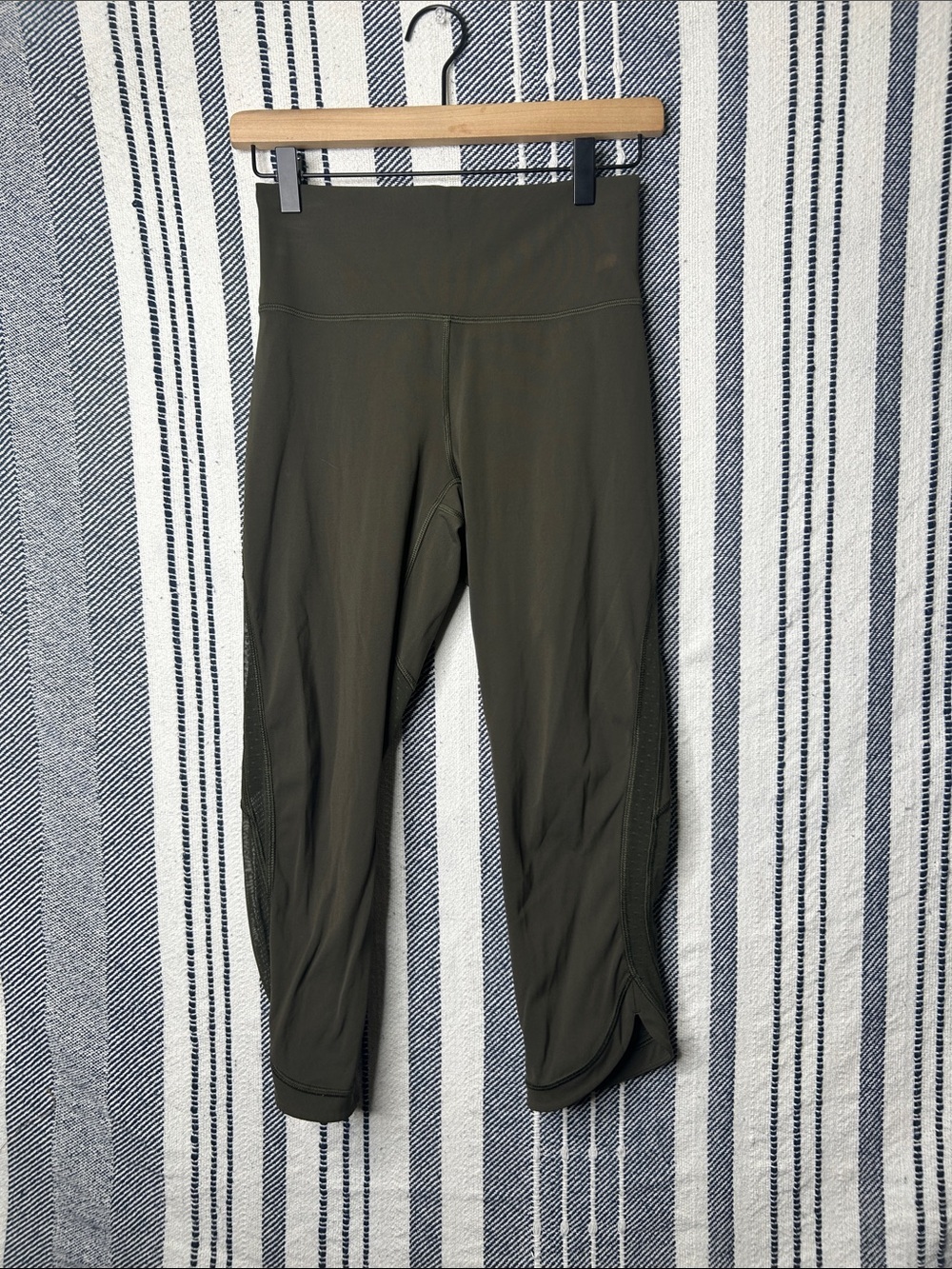 Lululemon Revitalize Crop Leggings 21”